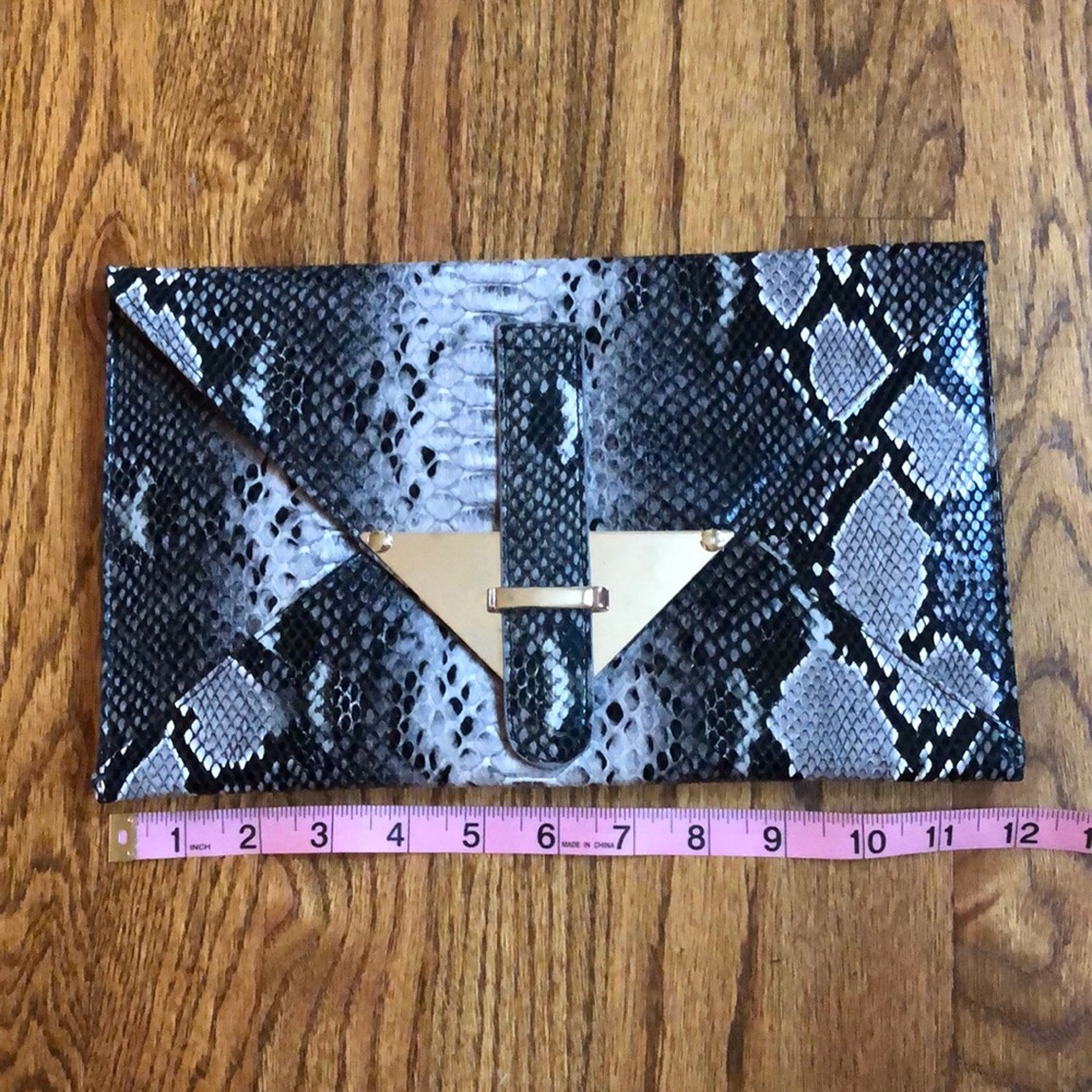 New snakeskin clutch - Picture 3 of 4